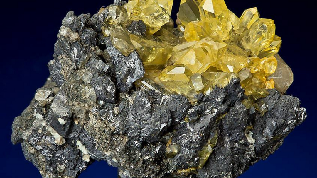 Angelsite- A Guide to Stones and Their Properties