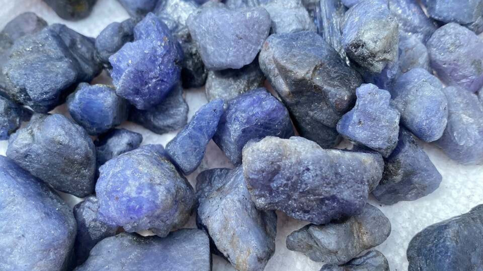 Tanzanite: Meaning, Healing Properties and Benefits